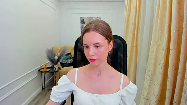 MileyWings' Live XXX Chat