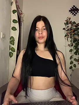 Estefani_32's Live XXX Chat