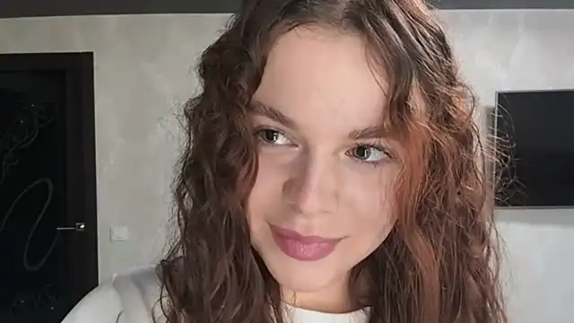 Show modela Nebula_Veratti na web-kameri