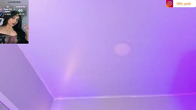 lilith_petit_ Chat XXX live