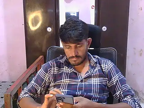 دردشة HotXKrish الجنسية المباشرة