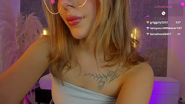 Živý XXX chat riley_sierra