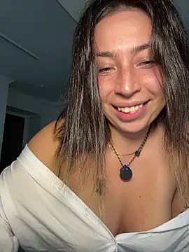 KimArts Adlı Modelin Canlı XXX Sohbeti