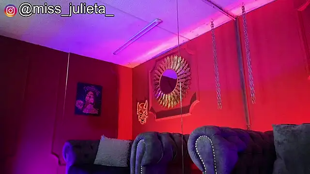 Julieta_Russell Live XXX Chat