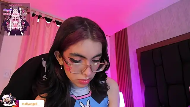 Molly_A Chat XXX in diretta