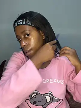 Chat XXX en directo de petite_bee
