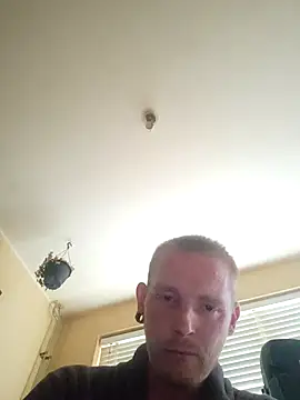 piercingpik Live XXX-chat