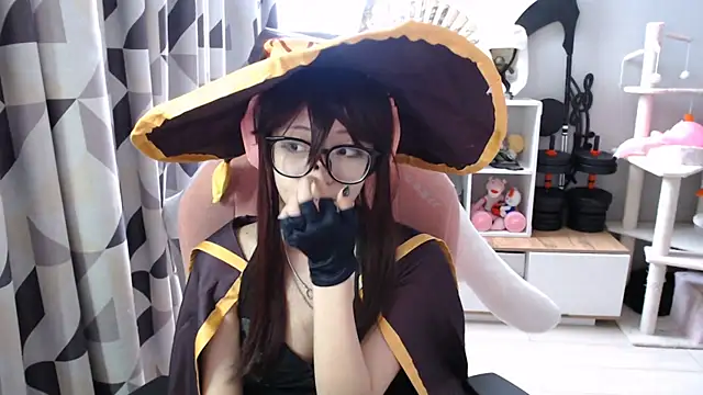 SaxonDibs live XXX chat