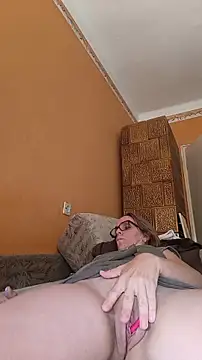 Dettybitch40 élő XXX-chatje