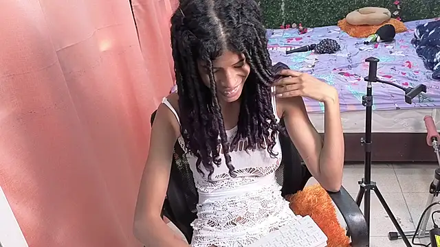 thianahorny's Live XXX Chat