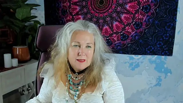 Chat +18 de LilaMaharani ao vivo