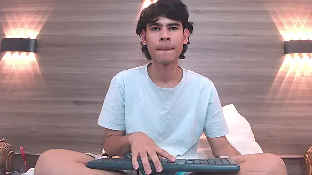 Kevin_Brooks1 Chat XXX in diretta