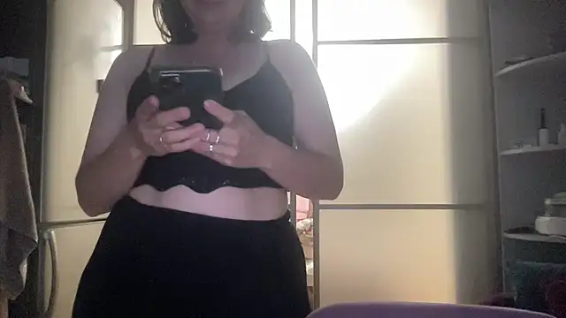 VirelaのライブXXXチャット
