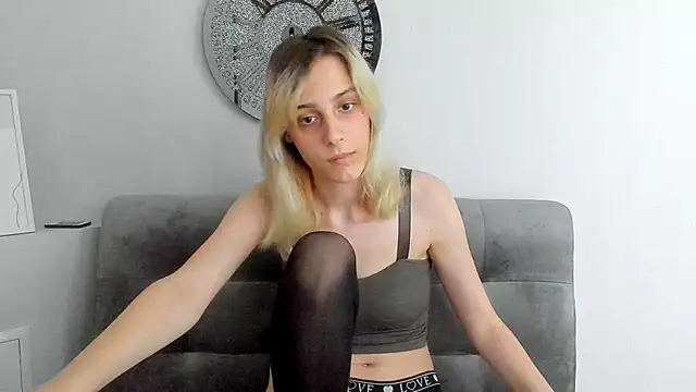 Chatroom XXX en direct de MiilaGlow