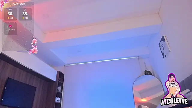 nicolette_tay élő XXX-chatje