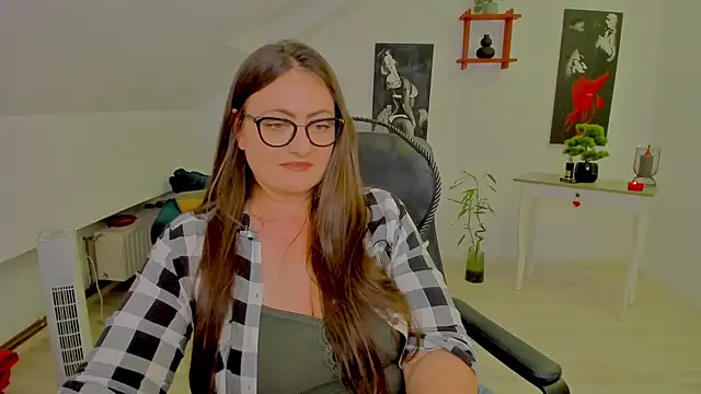 צ'אט XXX בשידור חי של MistressDarrah