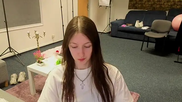 MilanaStr Adlı Modelin Canlı XXX Sohbeti