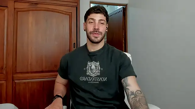 Chat XXX Live Guyinthemountain