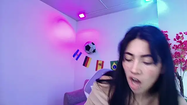 צ'אט XXX בשידור חי של Rainy_doll