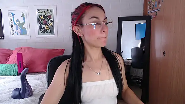 Amy66's Live XXX Chat