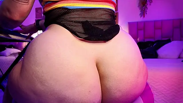 albaismynameX's Live XXX Chat