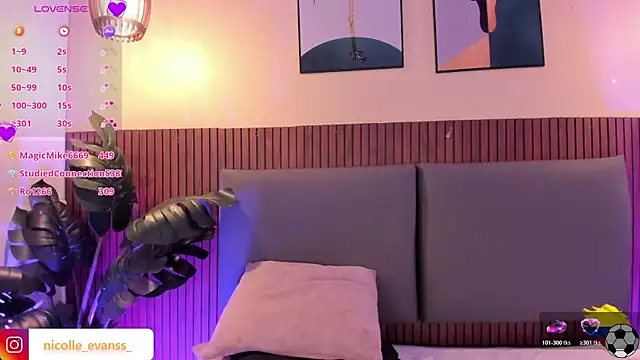 NicolleeEvanss 现场XXX聊天