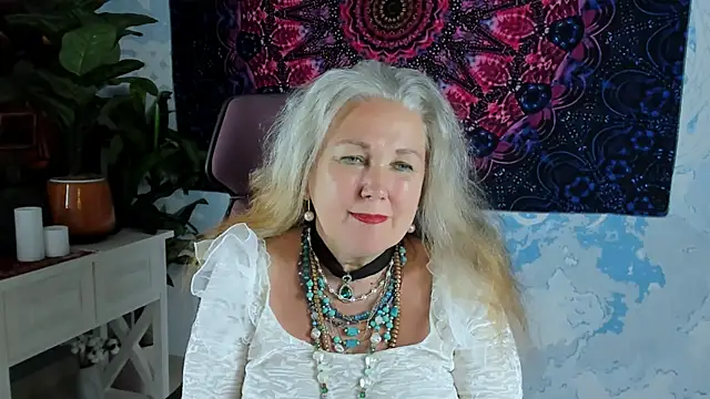 LilaMaharani Live XXX-Chat