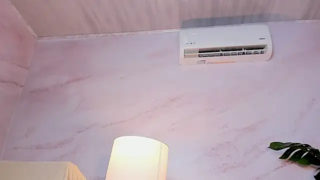 Iam_Caami_ Chat XXX in diretta