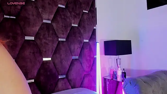 RossMildrey's Live XXX Chat
