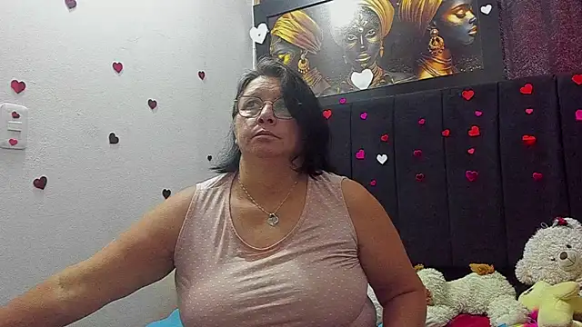 Evaaross_2345 élő XXX-chatje
