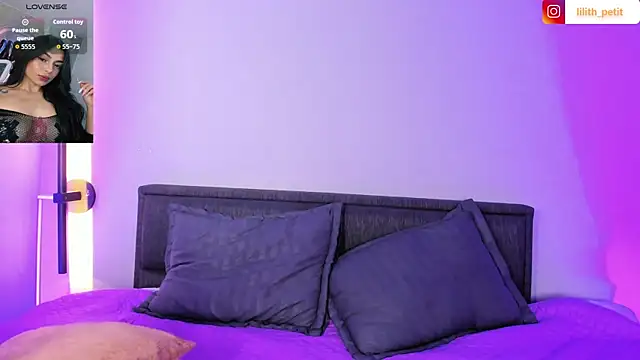 צ'אט XXX בשידור חי של lilith_petit_