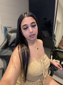 LilMisIndianx Live XXX-Chat
