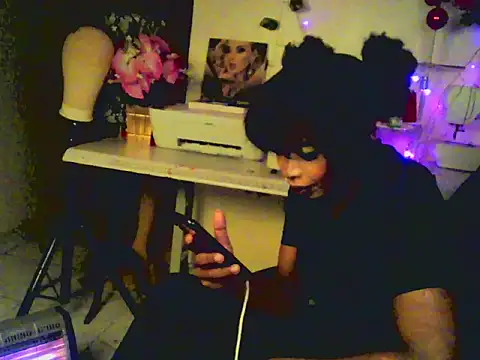 Anaconda2350 Live XXX-Chat