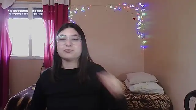 imsohornydacom élő XXX-chatje