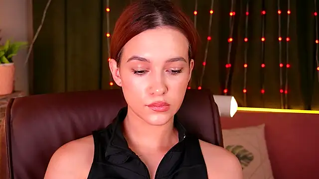 LolaLemona Adlı Modelin Canlı XXX Sohbeti