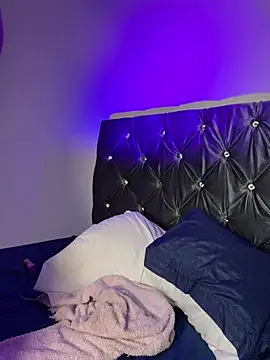 Aliceroys__ Adlı Modelin Canlı XXX Sohbeti