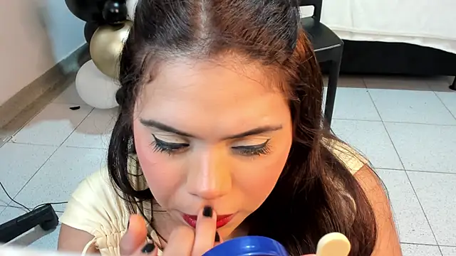 samy_19_ Adlı Modelin Canlı XXX Sohbeti