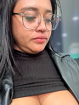 Mia_Risky-1's Live XXX Chat