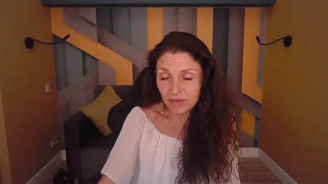 צ'אט XXX בשידור חי של EllaLong