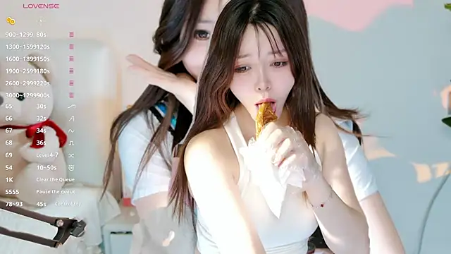 Yiluo95's Live XXX Chat
