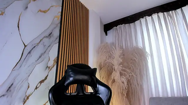 JulienSaint Live XXX Chat