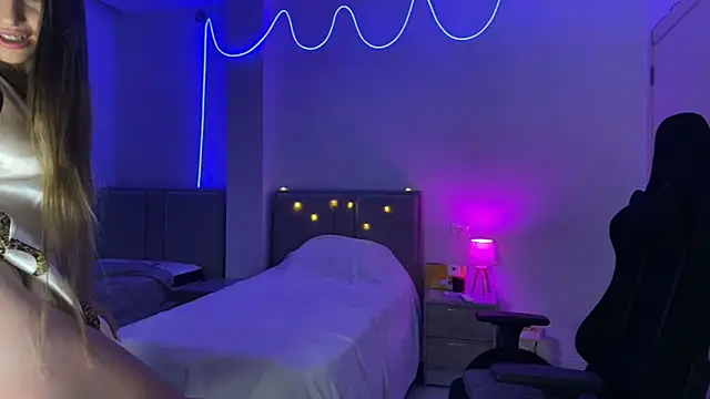 PrincesSsLilu's Live XXX Chat