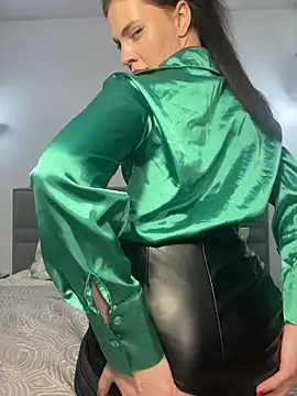 Онлайн чат XXX CurlyLara