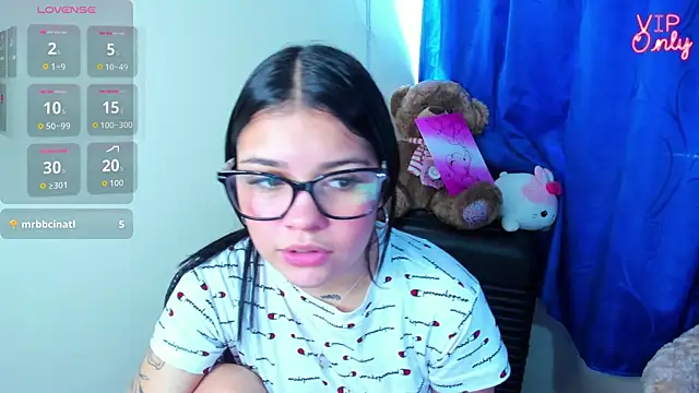 Chat +18 de angelina_77 ao vivo