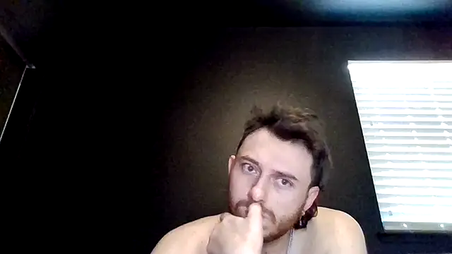 Chat XXX en directo de Mikecloudyhawk
