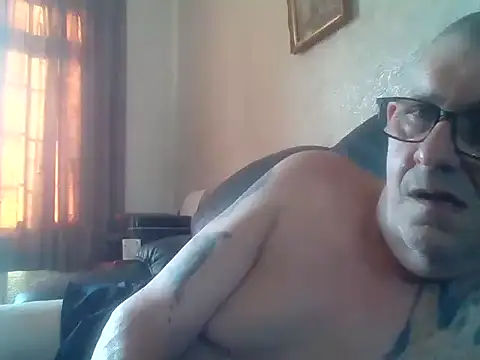 daddyflash: διαδικτυακό σόου στην κάμερα