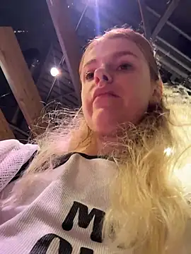 Czat XXX na żywo – HarrietDart