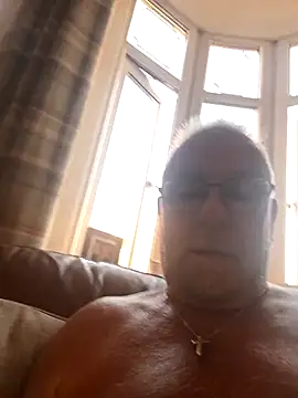justenjoyingurcompany's Live XXX Chat