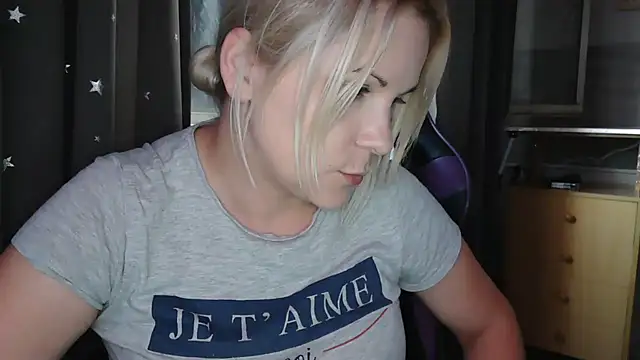 LaRa_forU's Live XXX Chat
