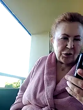 Hottie-Mom Webcam Show